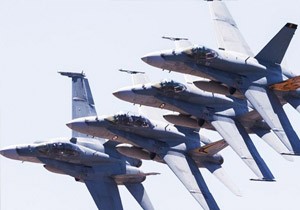 Uluslararas Havaclk Fuar nda F-22A ovu