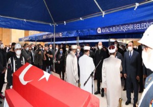 Antalya Şehit Yüzbaşı Kurt u  Son Yolculuğuna Uğurladı