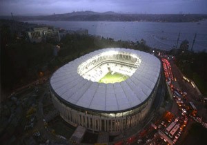 Beşiktaş Vodafone Arena nın Çatısı Yükselecek