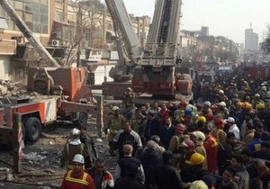 İran ın Başkenti Tahran da 17 Katlı Bina Çöktü En Az 30 Ölü