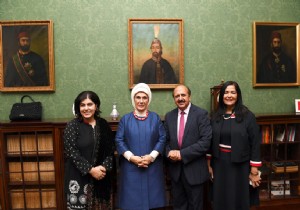 Emine Erdoan Birleik Krallk Parlamentosundan baz milletvekilleri ile bir araya geldi