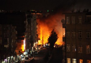 Diyarbakr dan Ac Haber: 1 Polis ehit
