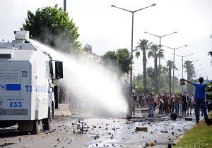 Gazi Bulvar nda Taksim Gezi Park Eylemleri