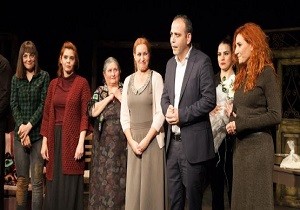 Lefkoa Belediye Tiyatrosu Yeni Oyunu le Sahne Ald