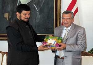Meclis Bakan Bozer, Pakistanl Senatr Haji Ghulam Ali yi Kabul Etti