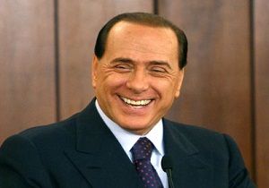 Berlusconi den Srpriz Aklama