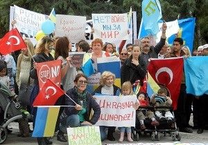 Antalyada Ukraynal Gelinlerden Protesto