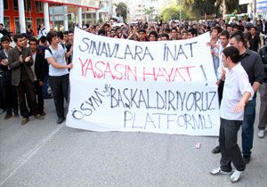 Antalyada Liselilerden YGS Eylemi