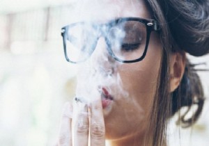 Uzmanlar Uyaryor :Sigara imek  grme kayb riskini artryor 