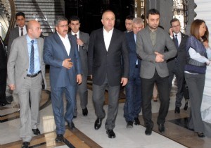 Bakan Çavuşoğlu İlçe Başkanları Toplantısı na Katıldı