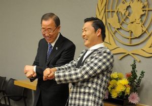 Genel Sekreter den  Gangnam Style dans