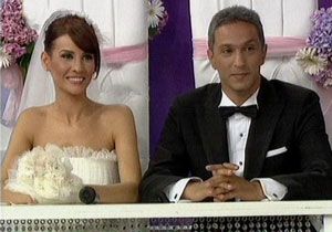 Esra Erol Kendi TV Programnda Evlendi