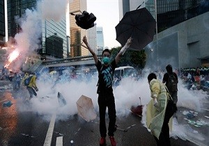 Hong Kong da Gstericilere Biber Gaz