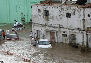 Suudi Arabistan da Sel Faciası:14 Ölü