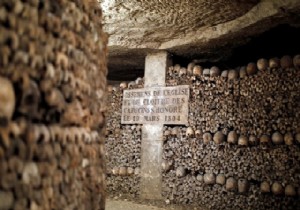 Mezar Tünellerinde Kaybolan Gençler Kurtarıldı