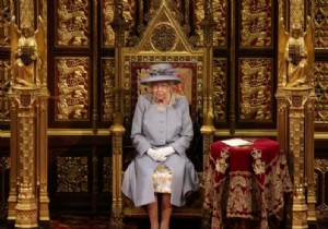ngiltere de Kralie 2. Elizabeth in yas tutuluyor