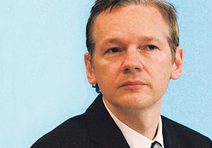 Assange Bugn Hakim Karsnda