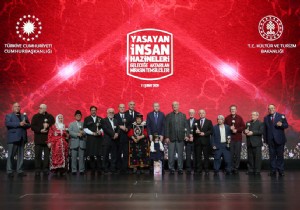 Erdoğan, Türkiye  kültür-sanat ve edebiyat alanında da vesayet zincirlerini kırmıştır