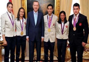 Babakan Erdoan olimpiyat ampiyonlarn  kabul etti
