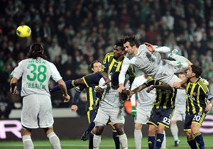 Fenerbahe, Bursa Deplasmanndan Mutlu Dnyor