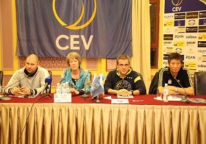 Fenerbahe Universal Bayan Voleybol Takm Bak de