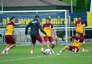 Galatasaray da Basna Ak Antrenman