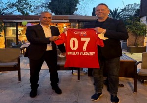 Slovakya Levoca Belediye Bakan Vilkovskya 07 numaral Antalyaspor formas