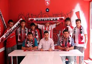 Samsunspor Taraftarlarndan Ylmaz a Dn ars