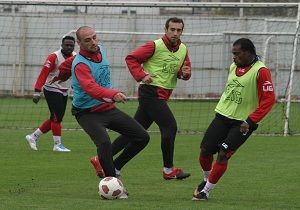 Bank Asya 1.Lig Lideri Samsunspor Denizliye Bileniyor