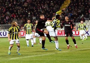 Yiidolardan Fenerbahe ye Ar Darbe