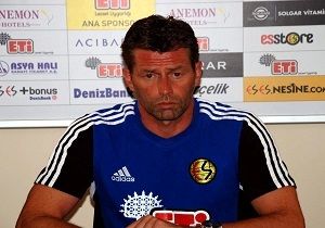 Skibbe, Galatasaraya Kar Srpriz Peinde