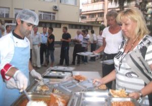 Alanya da Yaayan Yabanclar ftar Yemeine Katld