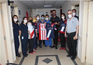 Antalyaspor dan emniyet ve salk personelleri ve ocuklara Bayram Hediyesi