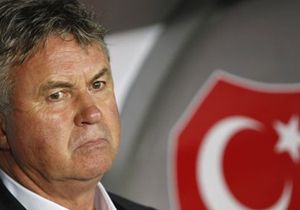 Hiddink ilk resmi manda Kazaklara kar