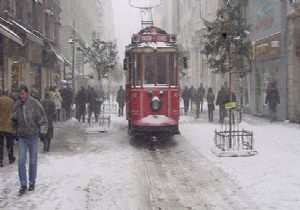 stanbul da geceye kadar kar ve tipi var