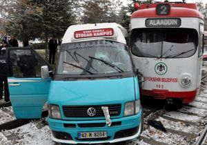 Konya da Tramvay Minibse arpt